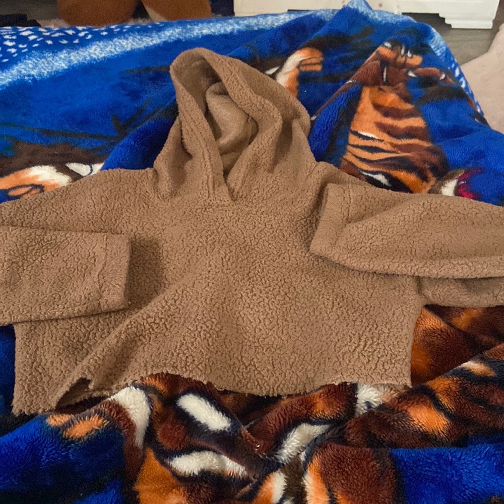 Brown sweater crop top-like